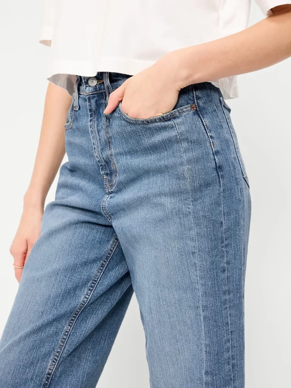Old Navy High-Waisted Barrel Ankle Jeans - Picture 4 of 10